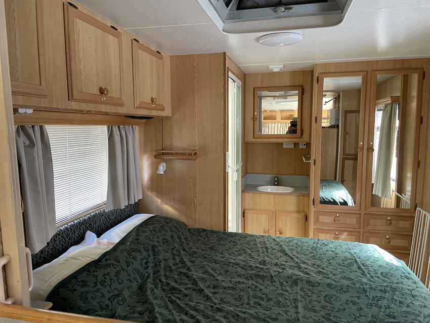 2000 22ft E-Series Evernew Caravan (Custom built) | RV Boss